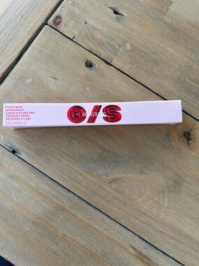 New in Box- O/S Waterproof Liquid Eyeliner Pen Bossy Blue